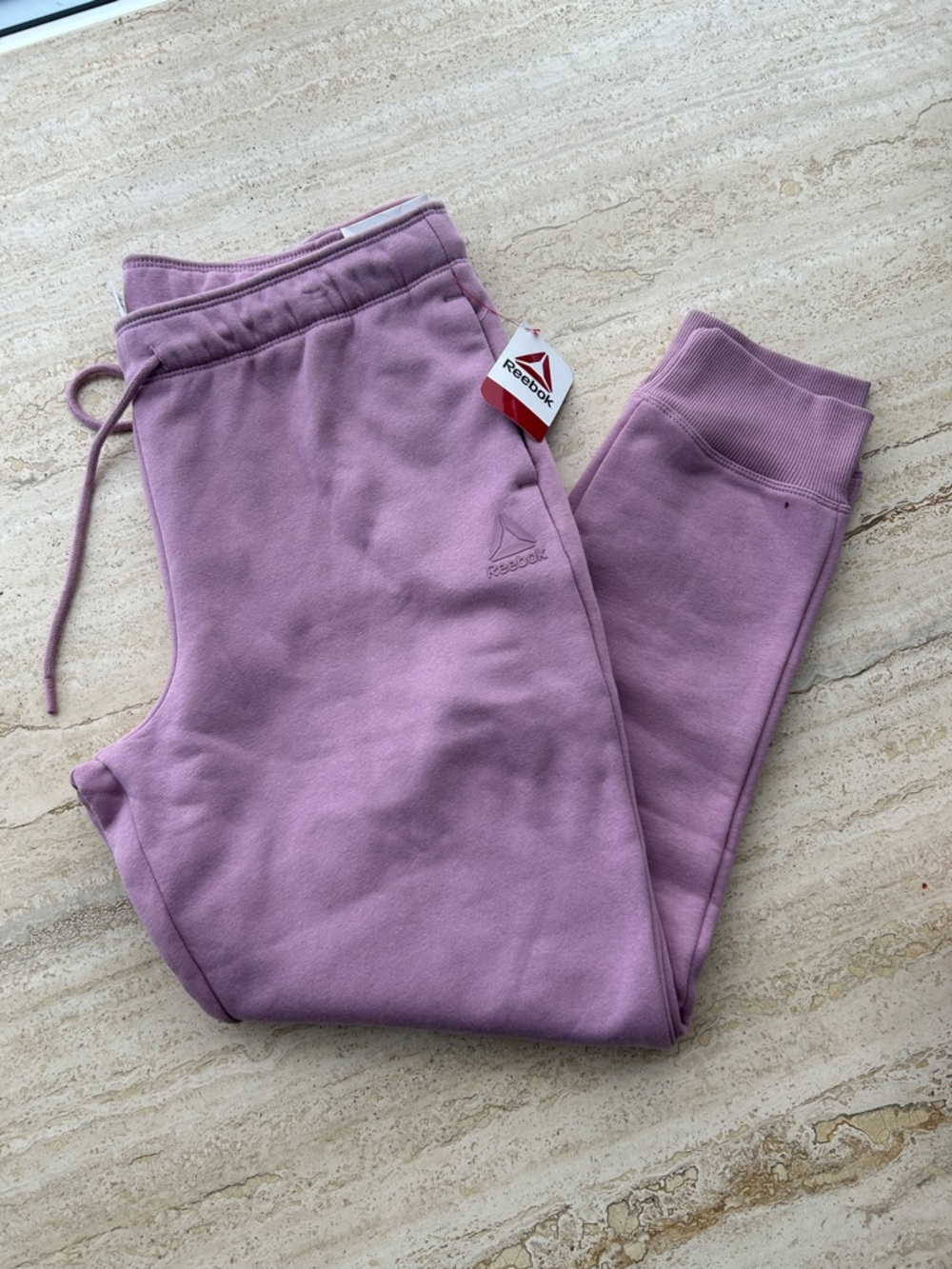NEW 🆕 Reebok Women’s Fleece Joggers Orchid Haze with pockets size L / with tags